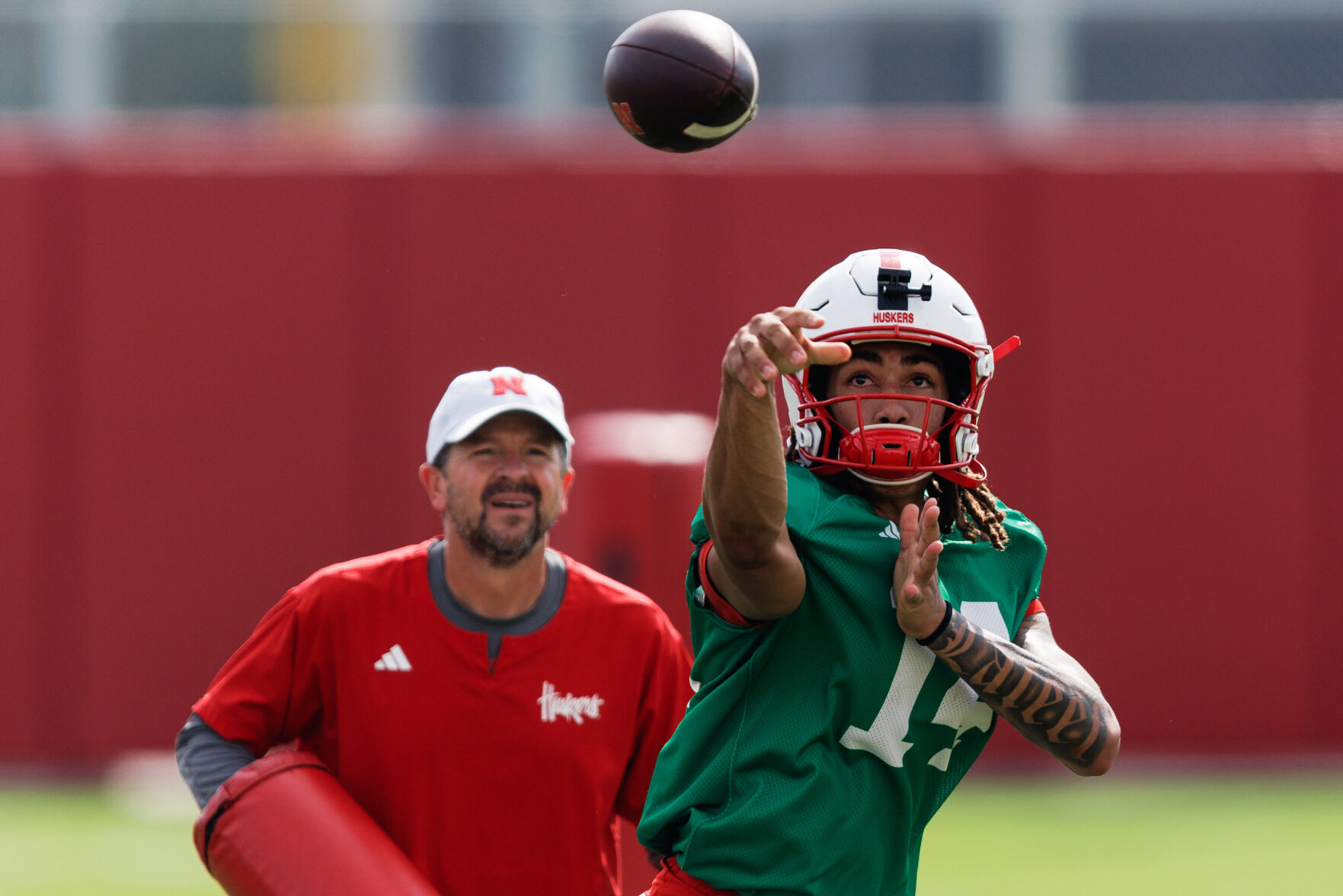 081225-owh-spo-huskerfb-35.JPG